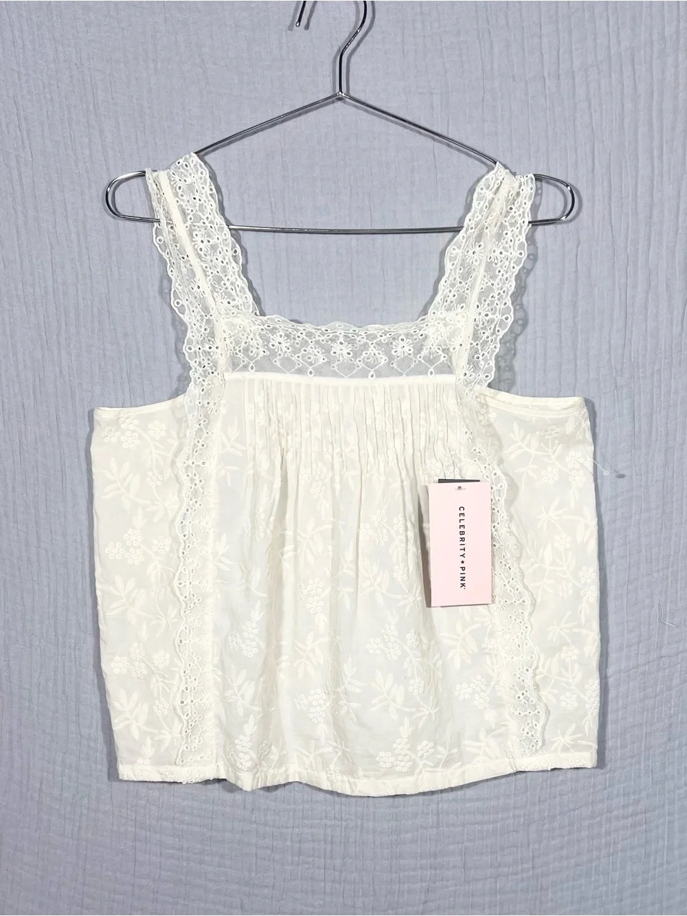 🌸 NWT | Celebrity Pink | White Lace Eyelet Boho Cottagecore Crop Tank Top | M - Picture 3 of 8